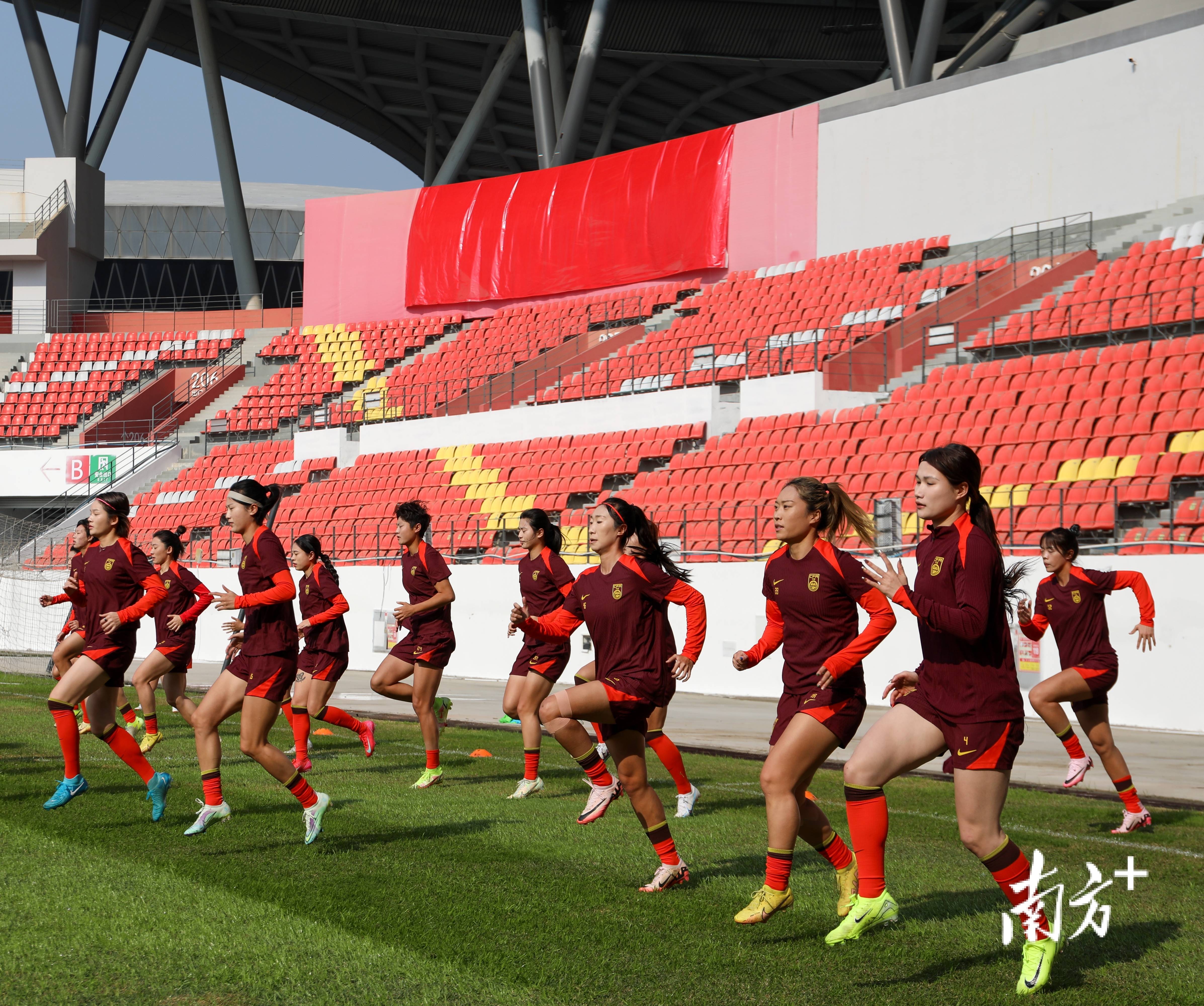 中国女足国家队集训备战世界杯