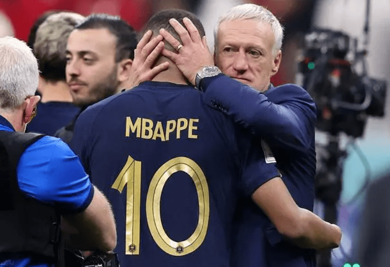 关于沉浮赛场:欧锦赛上的争议事件引发球迷热议的信息 关于沉浮赛场:欧锦赛上的争议事件引发球迷热议的信息