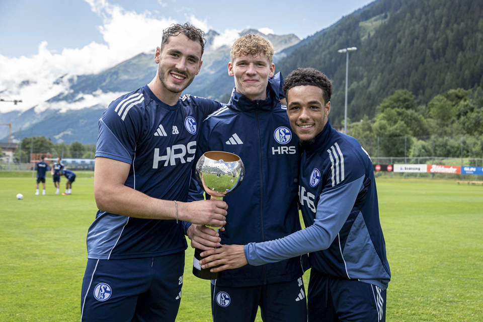 爱游戏网页版登录入口-沙尔克球员的合作默契得到认可