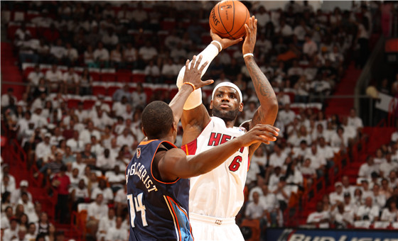 爱游戏官网-季后赛绿军队横扫山猫，为下一场比赛积攒实力的简单介绍