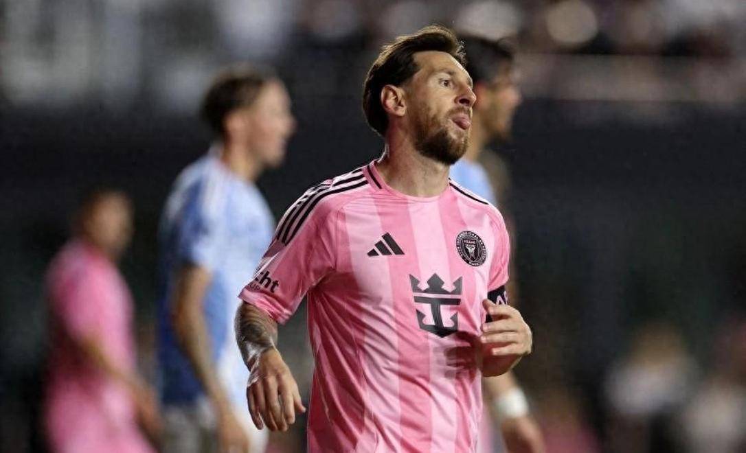 关于足球巨星闪耀舞台,备战备战国际足球盛事的信息 关于足球巨星闪耀舞台,备战备战国际足球盛事的信息