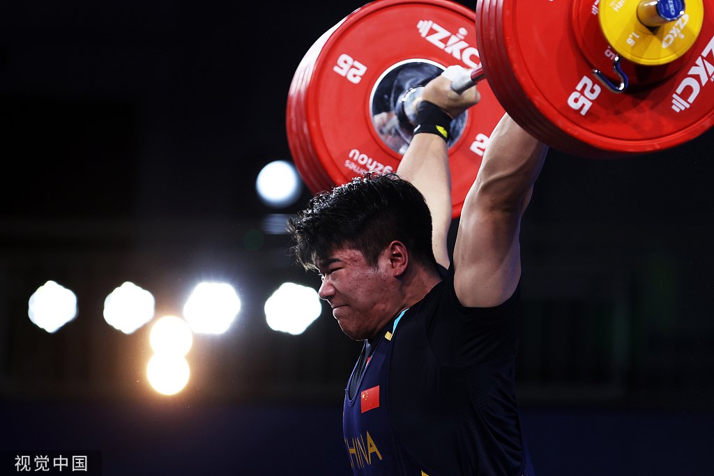 爱游戏亚洲官网-举重选手刷新纪录引发全场欢呼的简单介绍