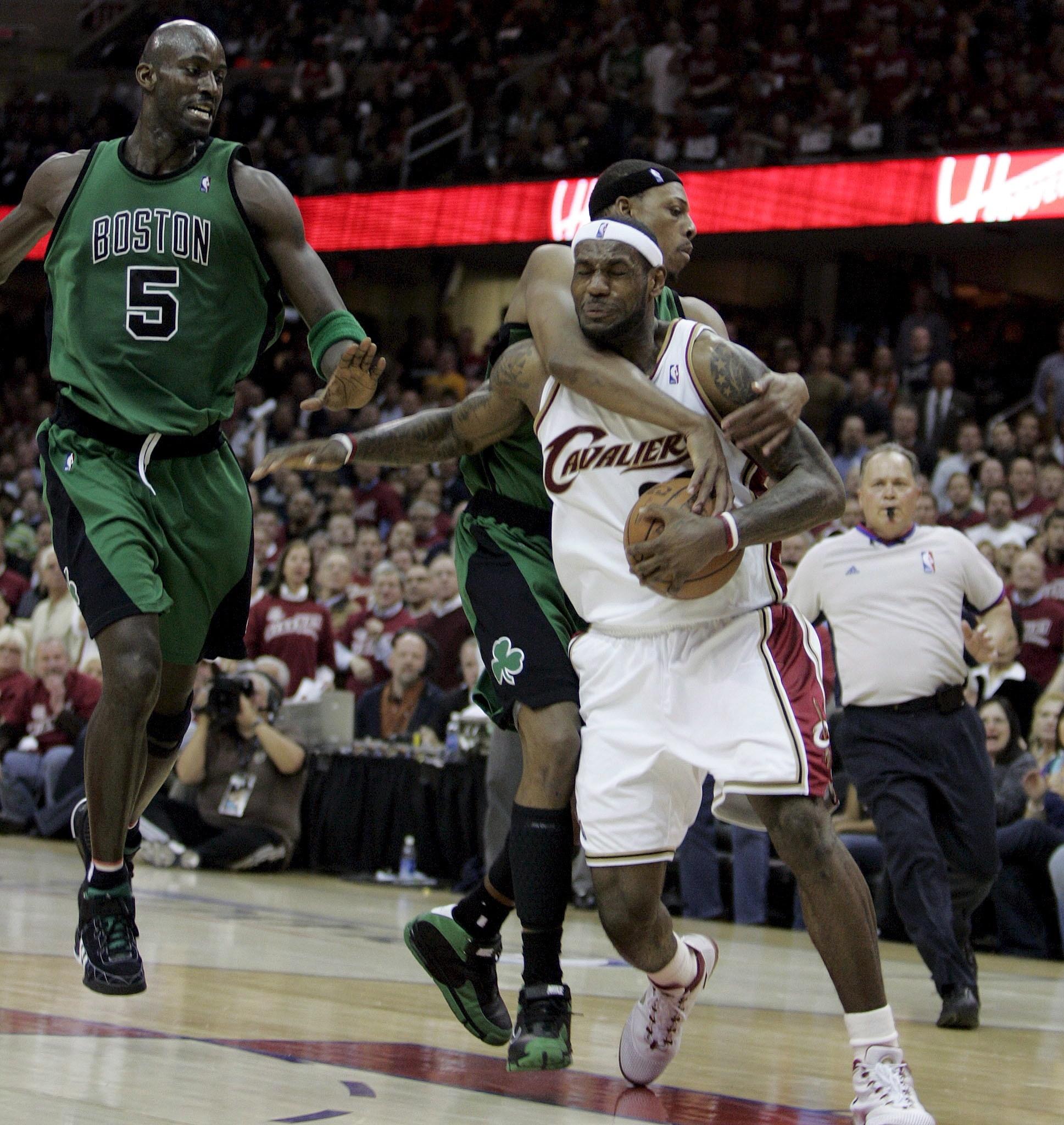 包含骑士队防守端表现抢眼,成功压制对手的词条 包含骑士队防守端表现抢眼,成功压制对手的词条