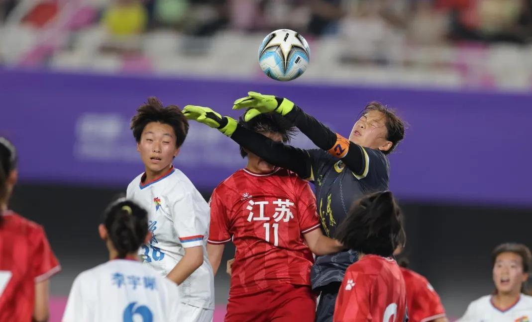 日本女足比赛中闪耀的新星引人注目