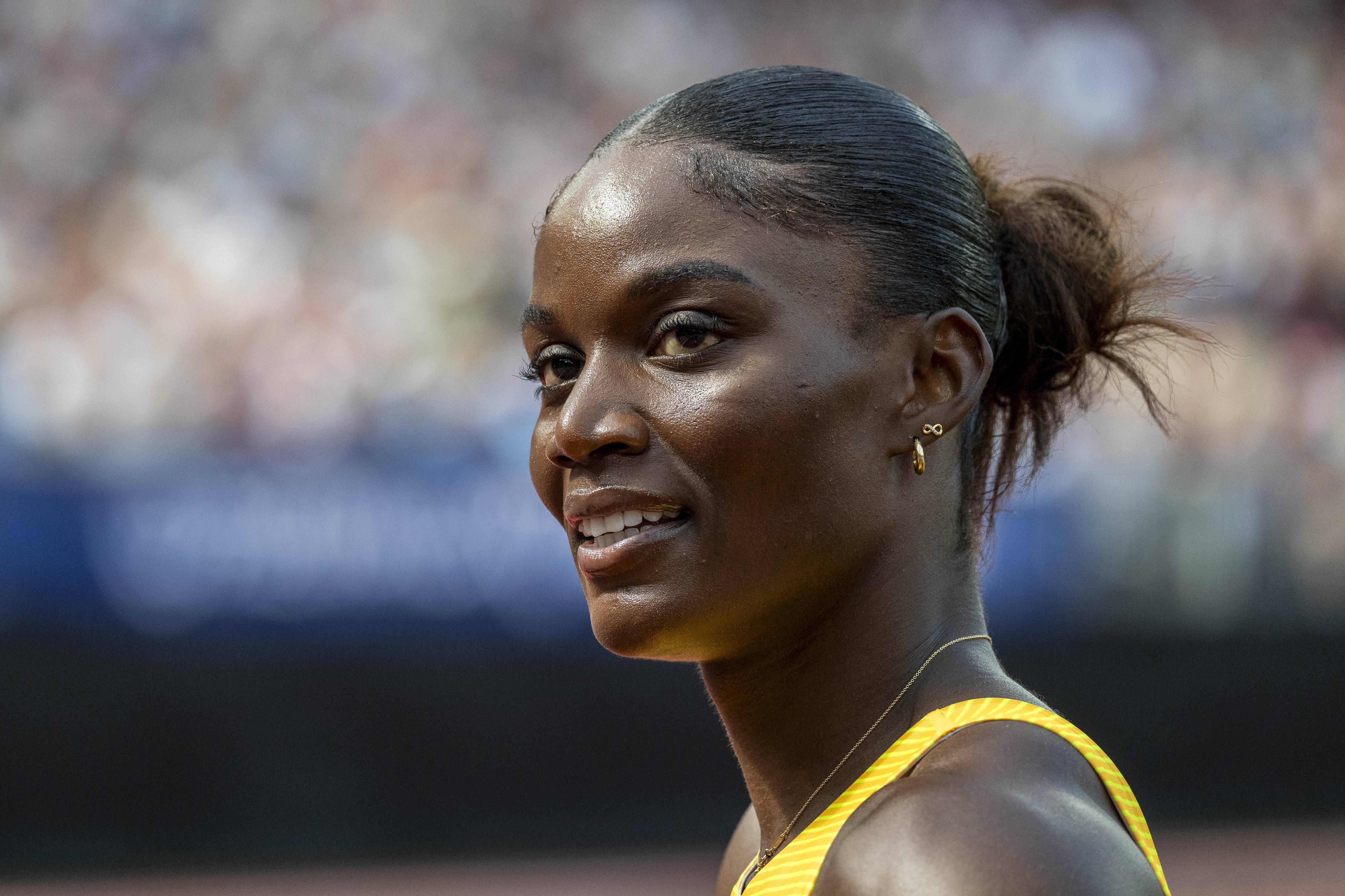 南非运动员在田径比赛中获得佳绩,备受瞩目 南非运动员在田径比赛中获得佳绩,备受瞩目