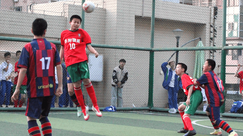 爱游戏官网-比赛中球员们技术纷呈展现风采