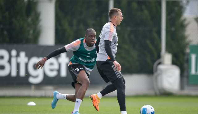 包含卡利亚里赛后安排专业恢复，备战下一场比赛的词条